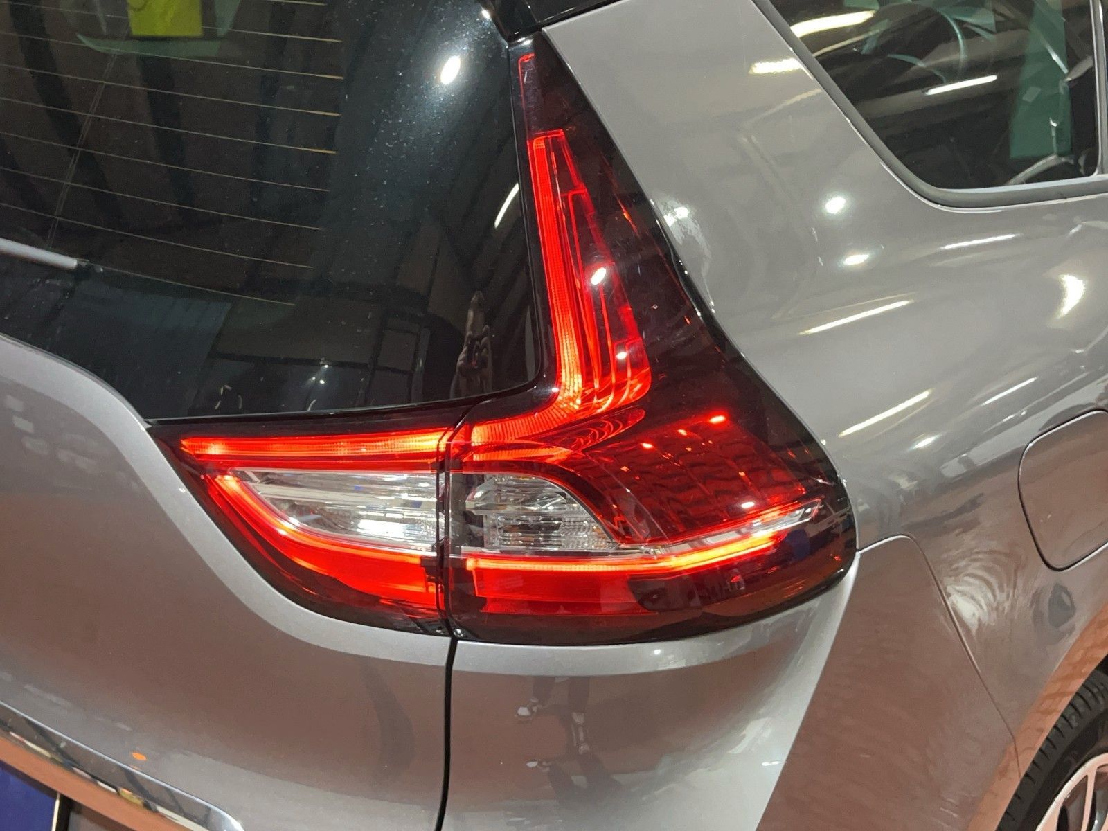 Fahrzeugabbildung Renault Grand Scenic *7-Sitzer*Navi*Kamera*PDC*Keyless**