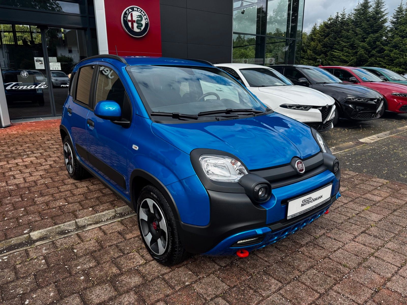 Fahrzeugabbildung Fiat Panda MY23 CROSS 1.0 GSE CARPLAY KLIMA