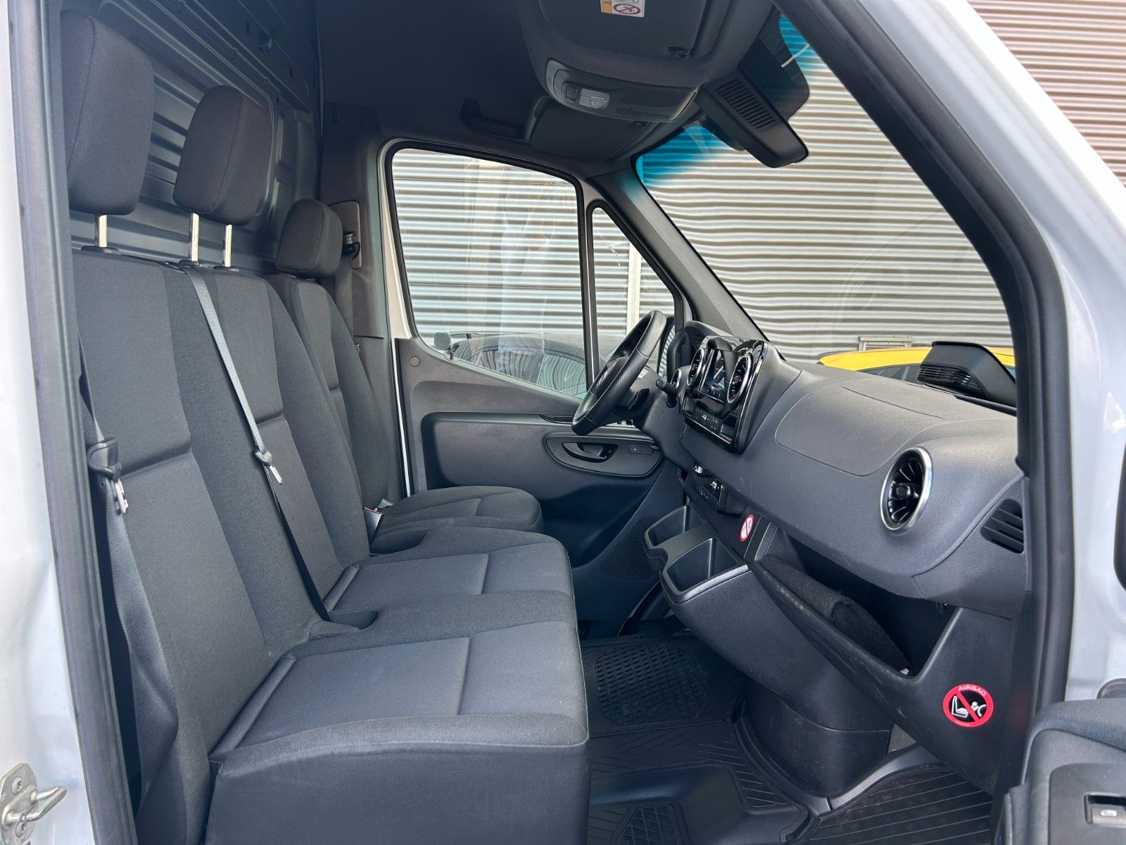 Fahrzeugabbildung Mercedes-Benz Sprinter 317 CDI 4325 9G Klima Kamera SHZ