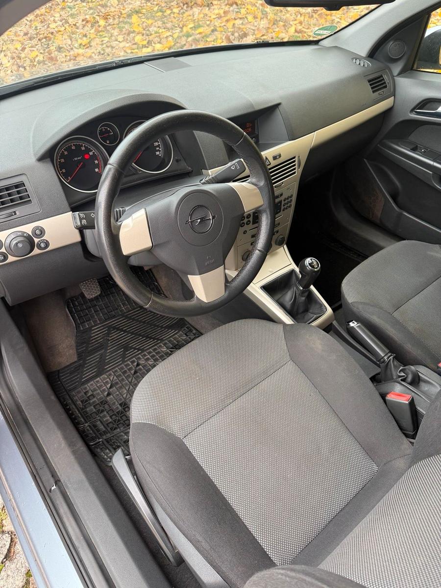 Opel Astra 2008 — photo 11