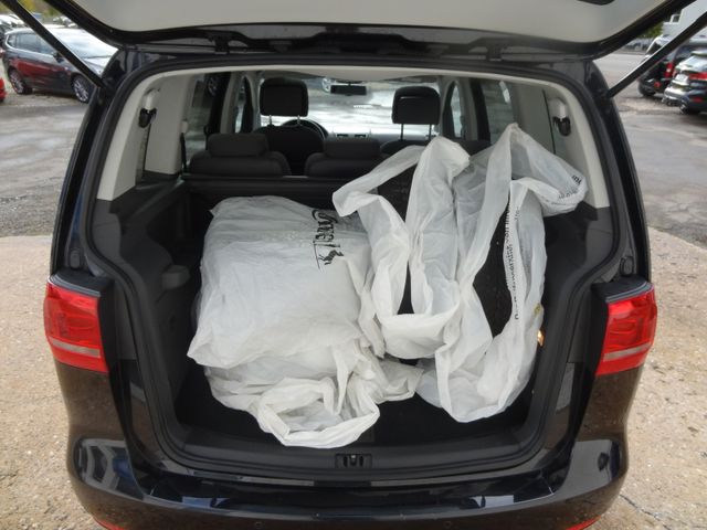 Fahrzeugabbildung Volkswagen Touran Highline/7-Sitz/Xenon/AHK/StH/Pano/