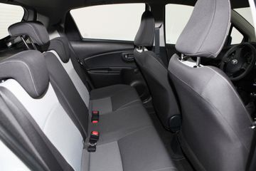 Toyota Yaris 1.5 Team D *ALU*CAM*SHZ*TEL*KLIMA*