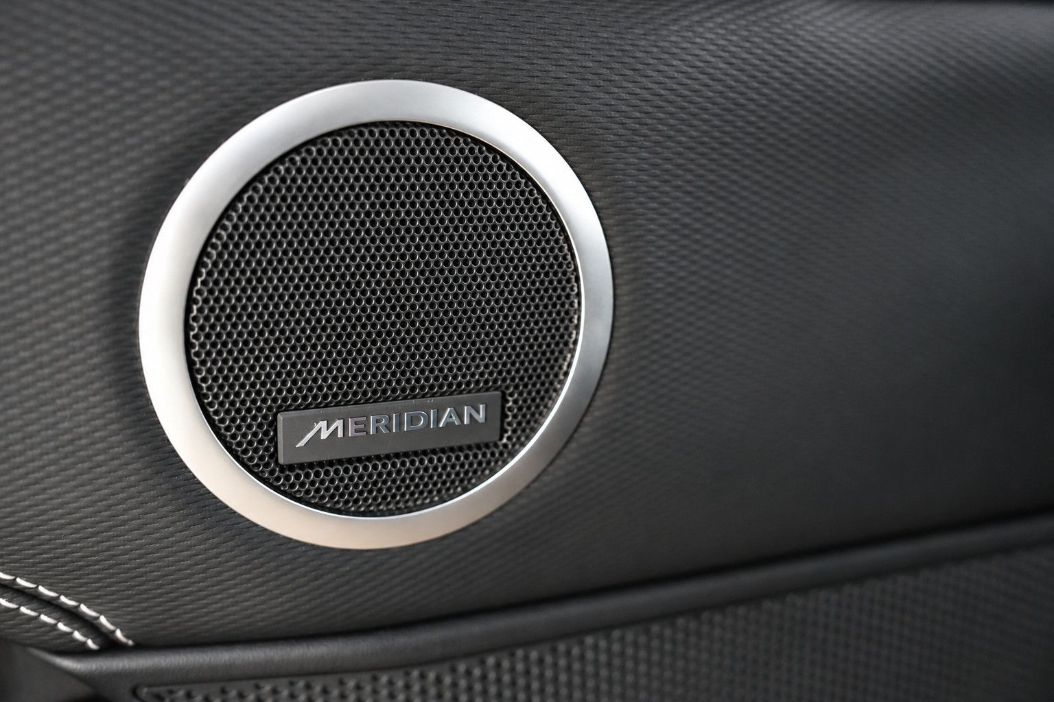 Fahrzeugabbildung Land Rover Discovery SE*R-Dynamic*7-Sitz*Pano*Meridian*360°