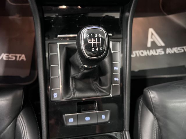 Skoda SUPERB STYLE/ 1.HAND/ GARANTIE/ PANO/ ASSIST. Skoda SUPERB STYLE/ 1.HAND/ GARANTIE/ PANO/ ASSIST.