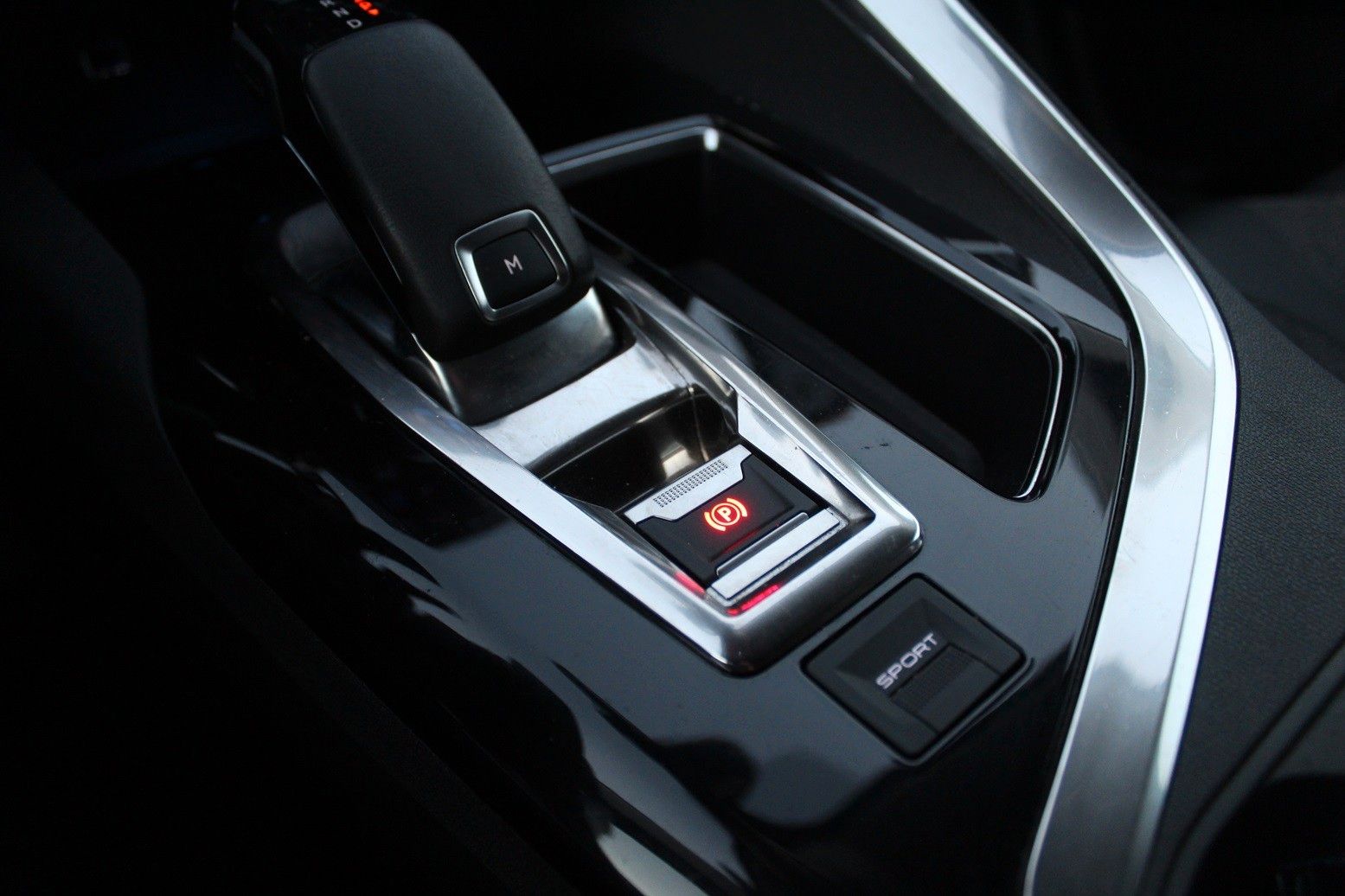 Fahrzeugabbildung Peugeot 3008 Allure 1.5D NAVI/LED/SHZ/PDC/T-LEDER/TEMPO