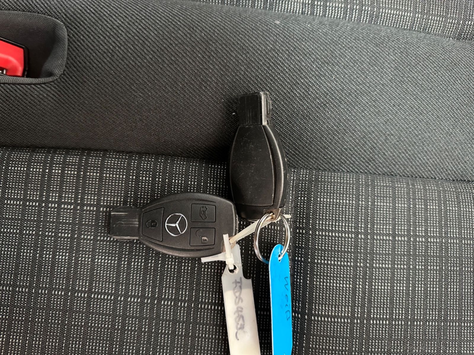 Fahrzeugabbildung Mercedes-Benz Vito Mixto 111 CDI FWD *extralang*PDC*