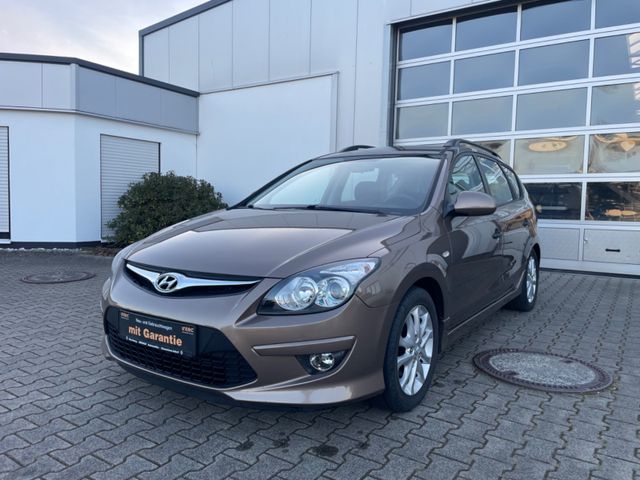 Hyundai i30 CW 1.6 CRDi 66 kW Edition20*AHK*PDC*