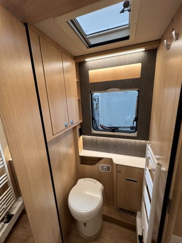 HYMER  ERIBA  HYMERCAR B-Klasse ML I 880 *Aktion Hubstützenanlage*