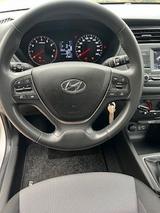 Hyundai i20 1.2 62kW Pure Pure - Hyundai i20 Pure mit Benzin-Antrieb