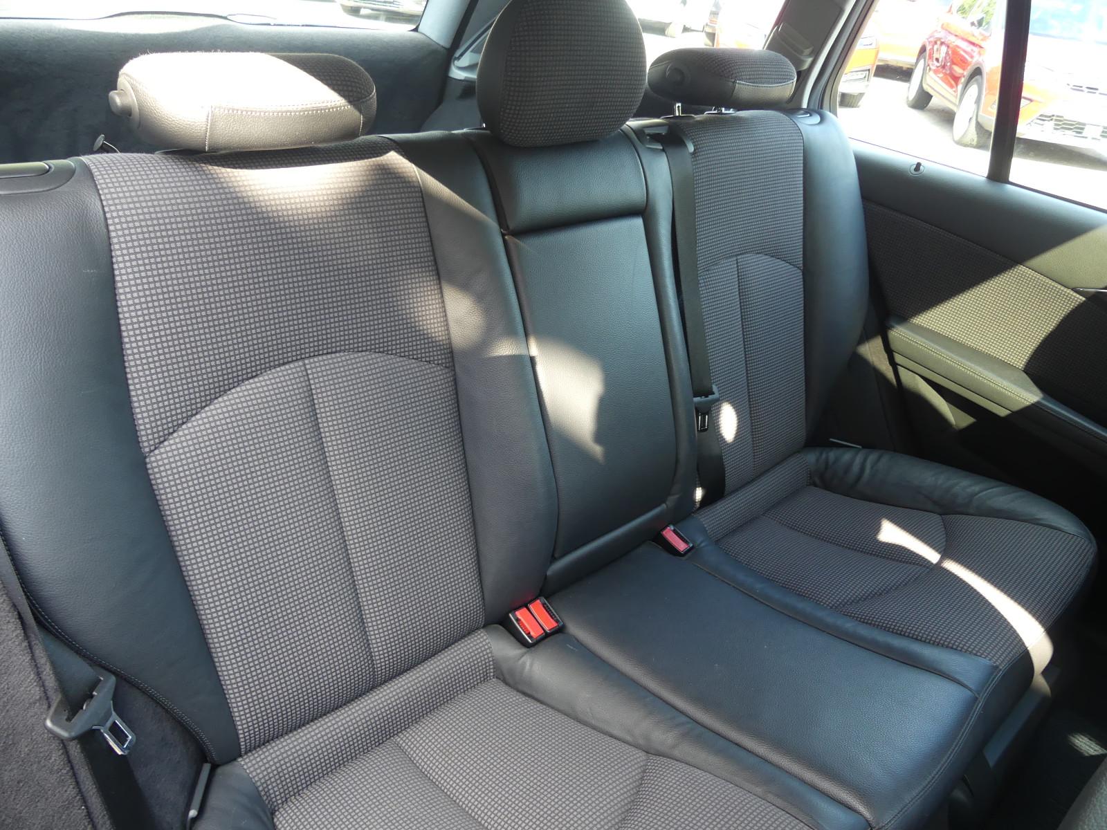 Mercedes-Benz E200 2004 — photo 24
