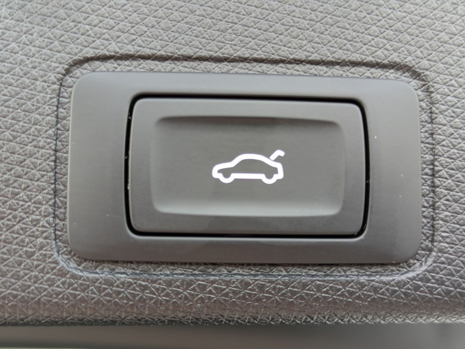 Fahrzeugabbildung CUPRA Terramar 2.0 TSI 4D VZ HUD*MATRIX*PANO*DCC*20"