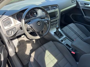 Volkswagen Golf - 9