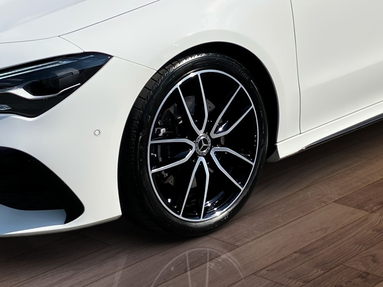 Fahrzeugabbildung Mercedes-Benz CLA 200 SB AMG+NIGHT+KEYLESS+AMBIENT+LENKRADHEIZ