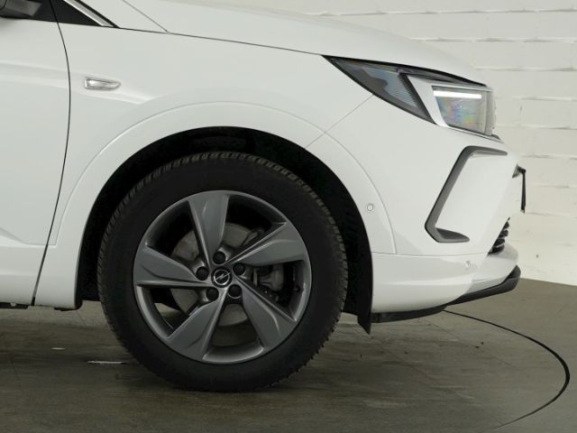 Grandland ELEGANCE AT+LED MATRIX+NAVI+360 GRAD K