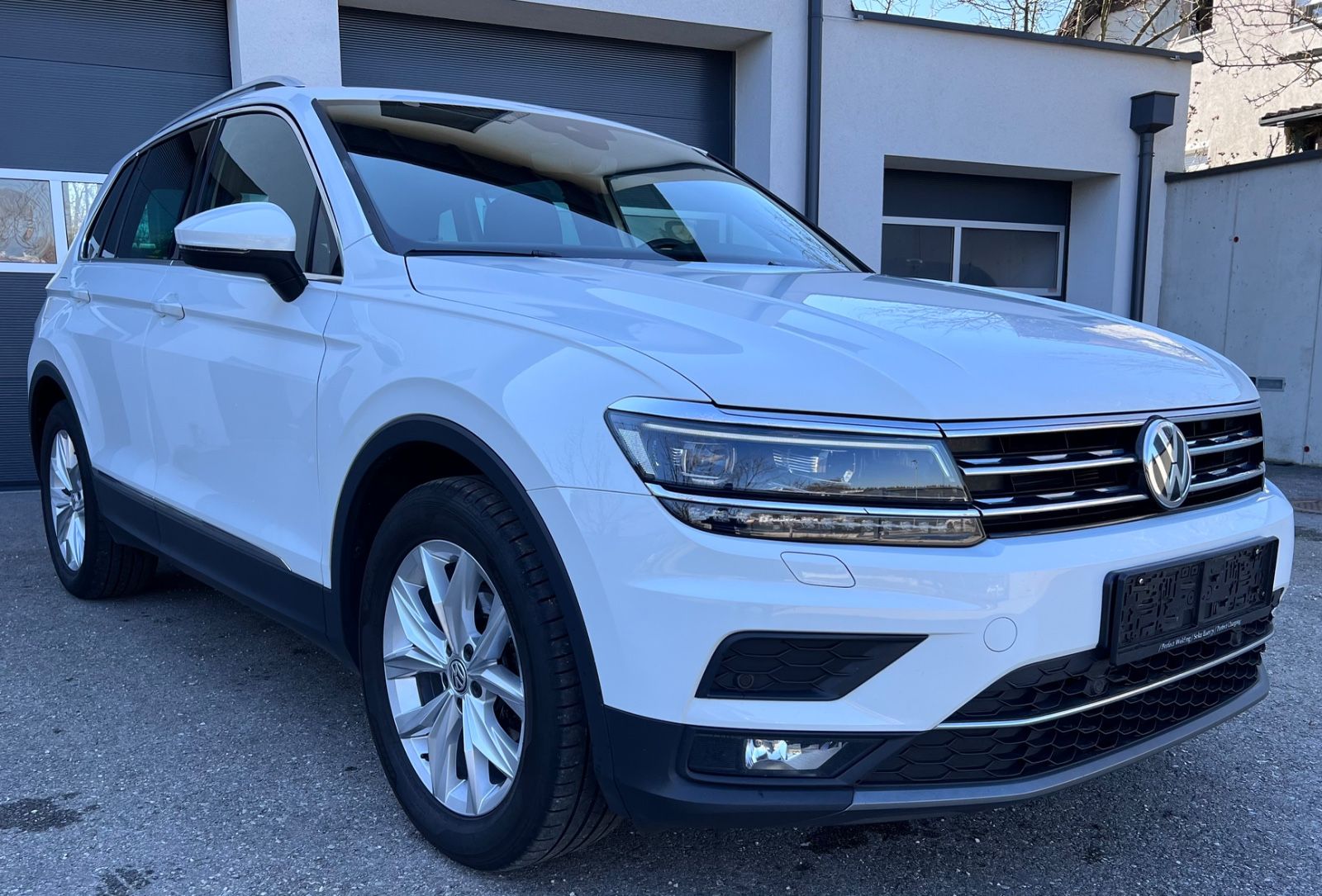 Volkswagen Tiguan Highline DSG Keyless Entry LED Navi ALU