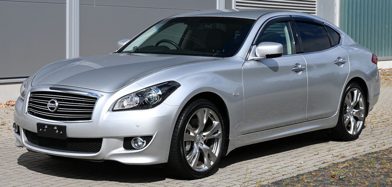 Nissan Fuga 3,7 GT Type S – Bild 2