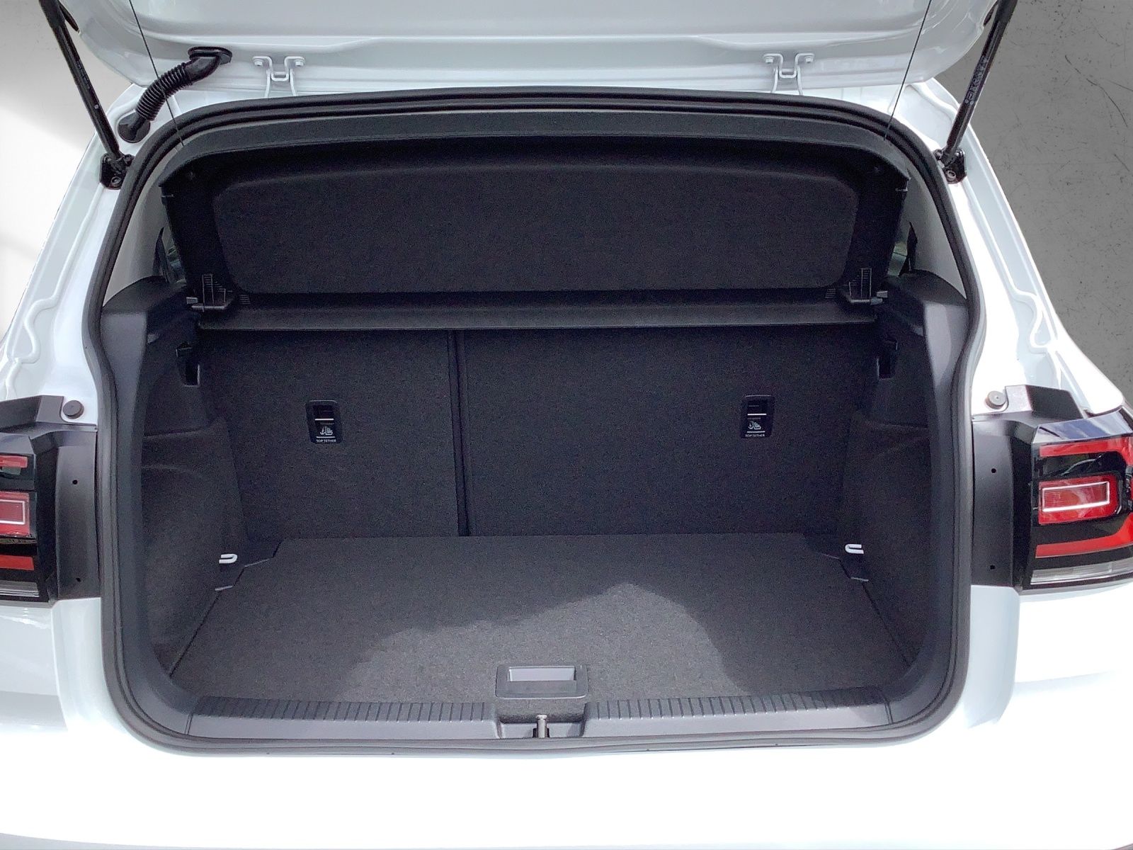 Fahrzeugabbildung Volkswagen T-Cross DSG AHK Kamera ACC Navi LED