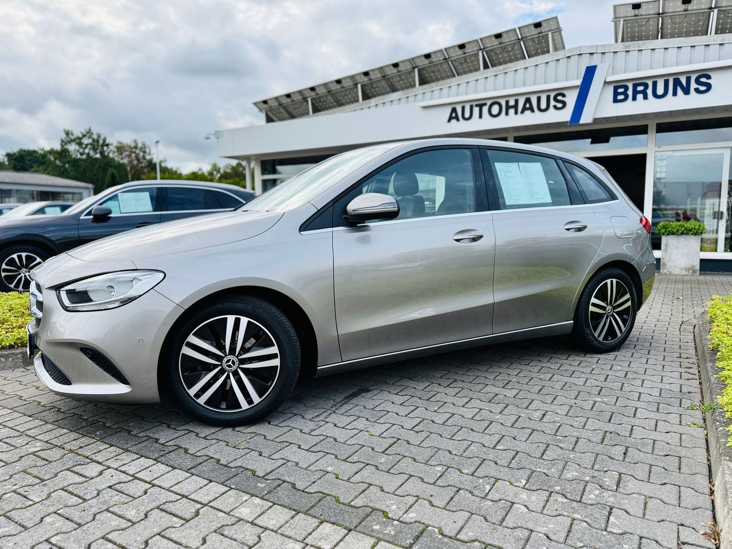 Fahrzeugabbildung Mercedes-Benz B 180 d, Autom, Distronic, PTS, RFK, Navi, Totw,