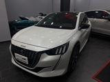 Peugeot 208 PureTech 130 Stop&Start EAT8 5 porte - Peugeot 208 mit Halbautomatikschaltung