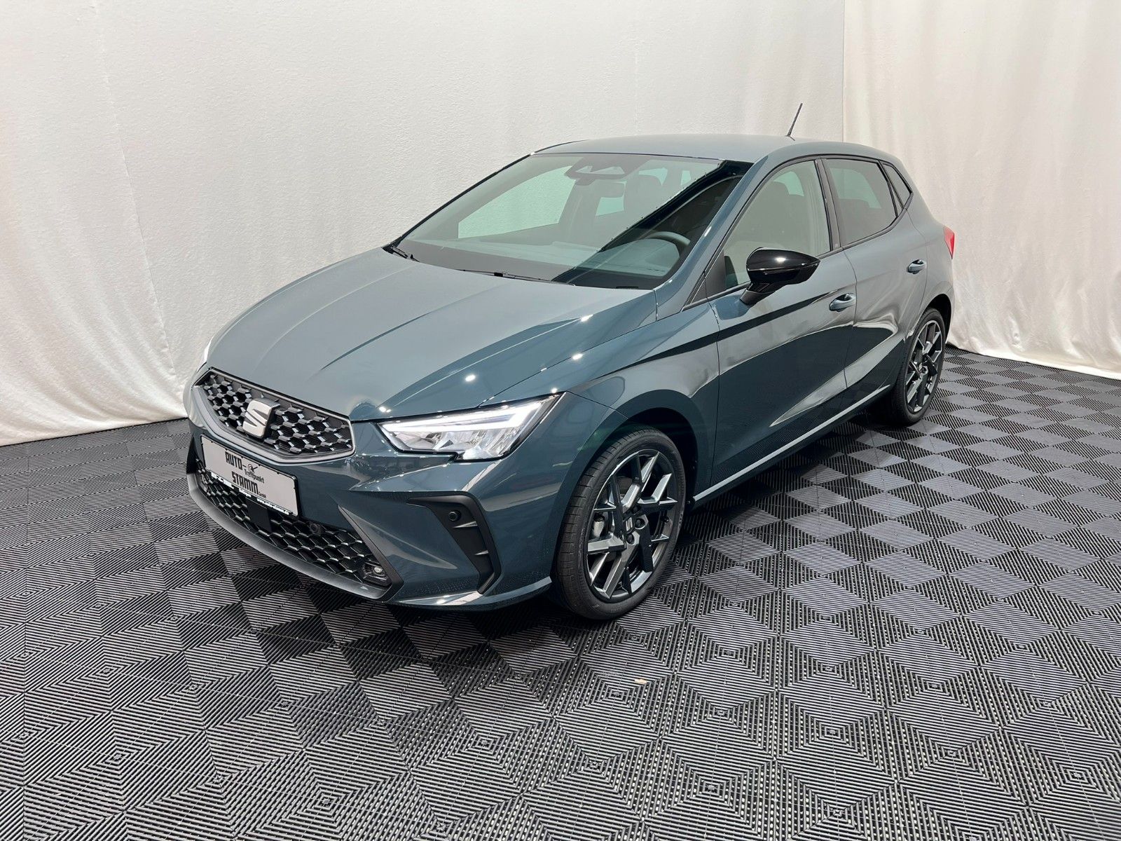 Fahrzeugabbildung SEAT Ibiza 1.0 TSI 85kW FR DSG 18" ALU