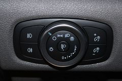 Fahrzeugabbildung Ford Tourneo Custom L1 TREND 8-Sitzer + AHK + Kamera
