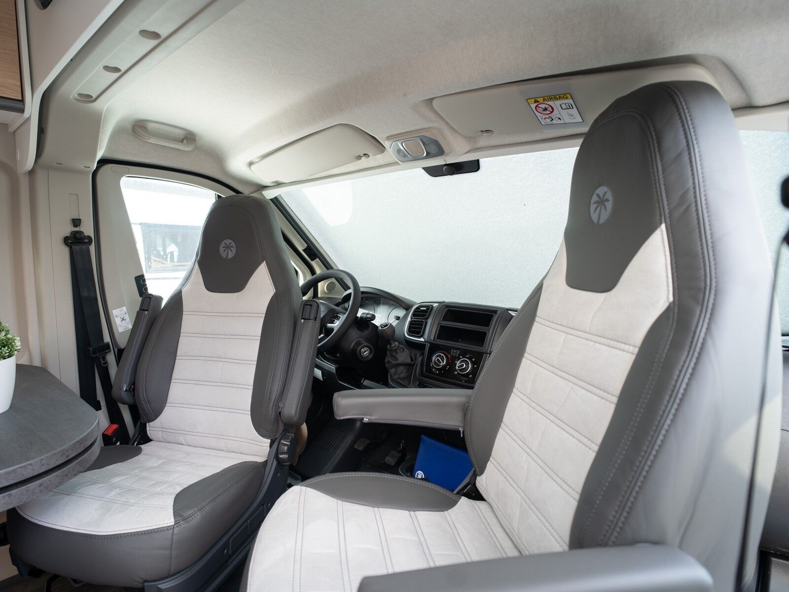 Fahrzeugabbildung Sunlight Adventure Cliff 640 MJ26*Rahmenfenster*Faltverd.