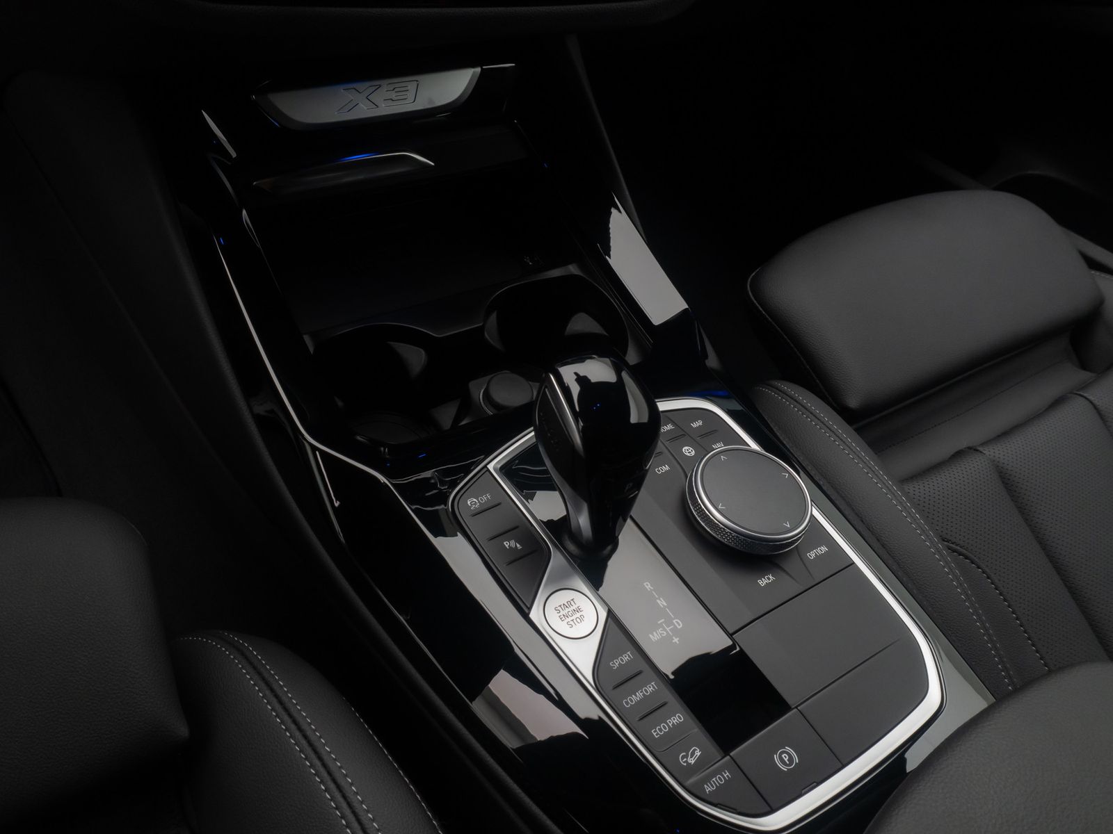 Fahrzeugabbildung BMW X3 xD30i MSport Kamera Laser HUD DAB HiFi 20Zoll