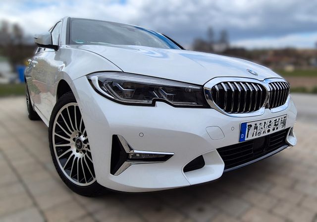 BMW 330e Luxury Line Laser HUD 360°Kamera...