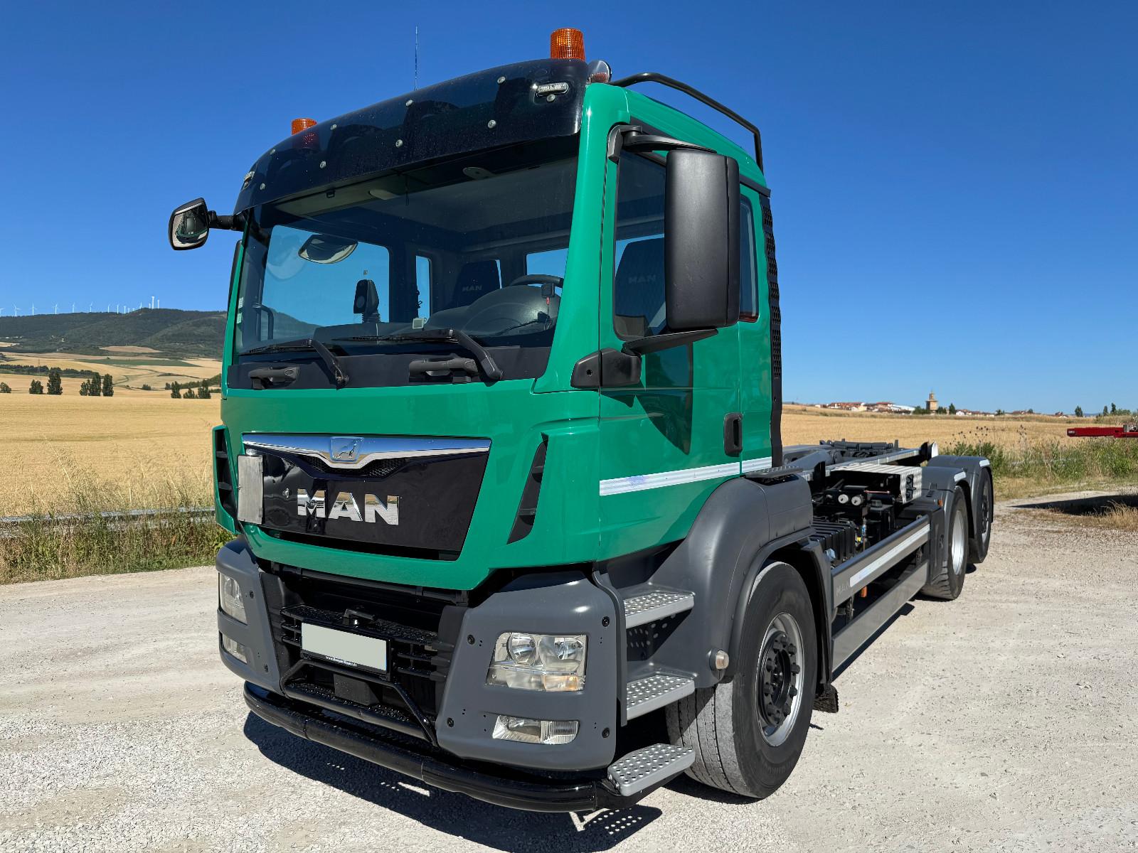 MAN TGS 28.400 FG /   6x2   BL