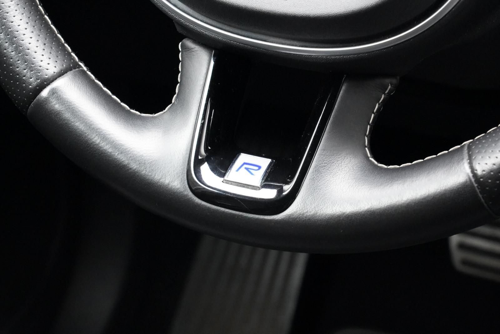 Volvo XC60 2.0 R-Design SHZ CarPlay Keyless PDC GRA