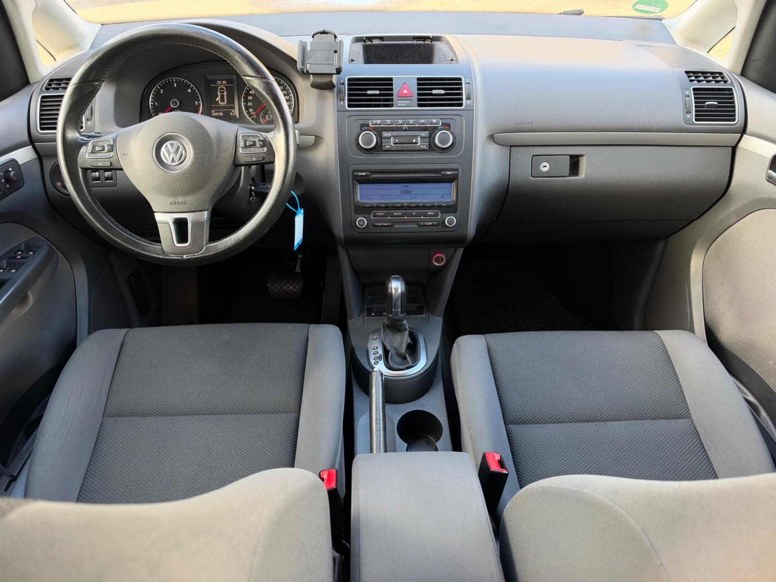 Volkswagen Touran 2012 — photo 12