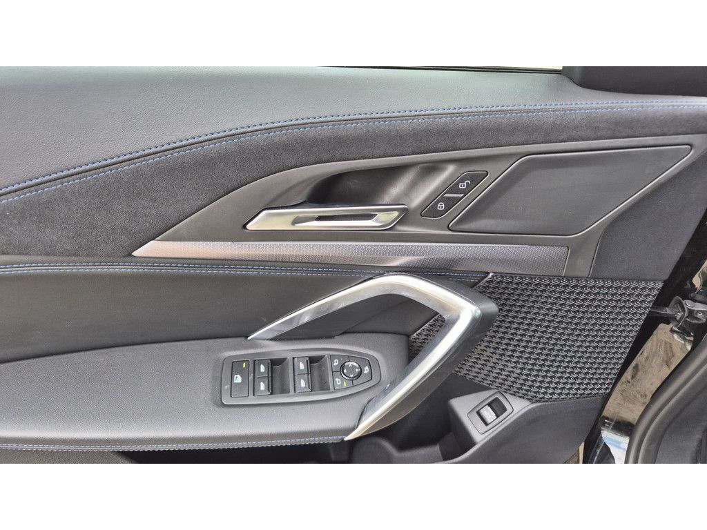 BMW X1 sDrive 18i M-Sport KAM NAVI LED SHZG foto 12