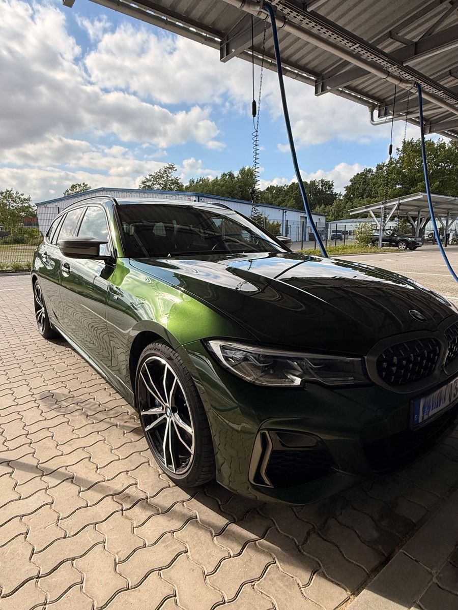 BMW M340i xDrive Touring Individual Verde Ermes