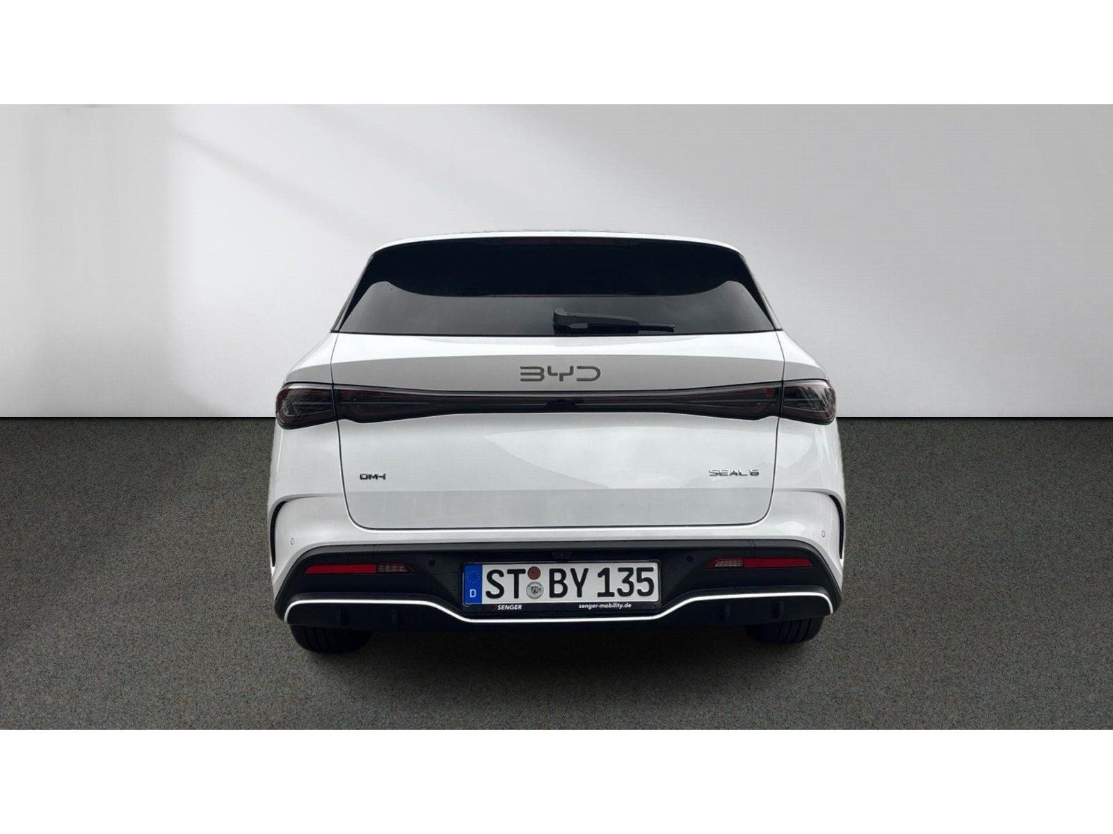 BYD SEAL 6