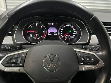 Volkswagen Passat - 10