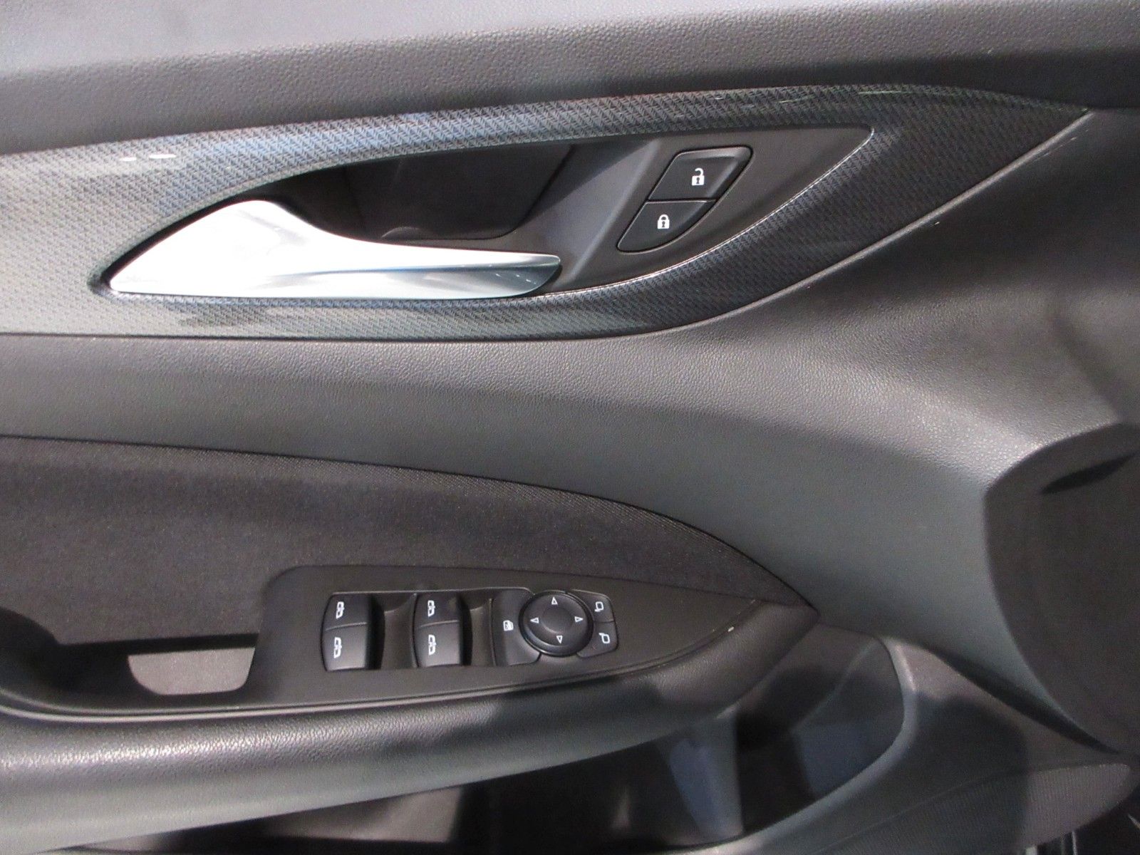 Fahrzeugabbildung Opel Insignia B ST 1.5D LED/NAVI/PDC/SHZ/LHZ