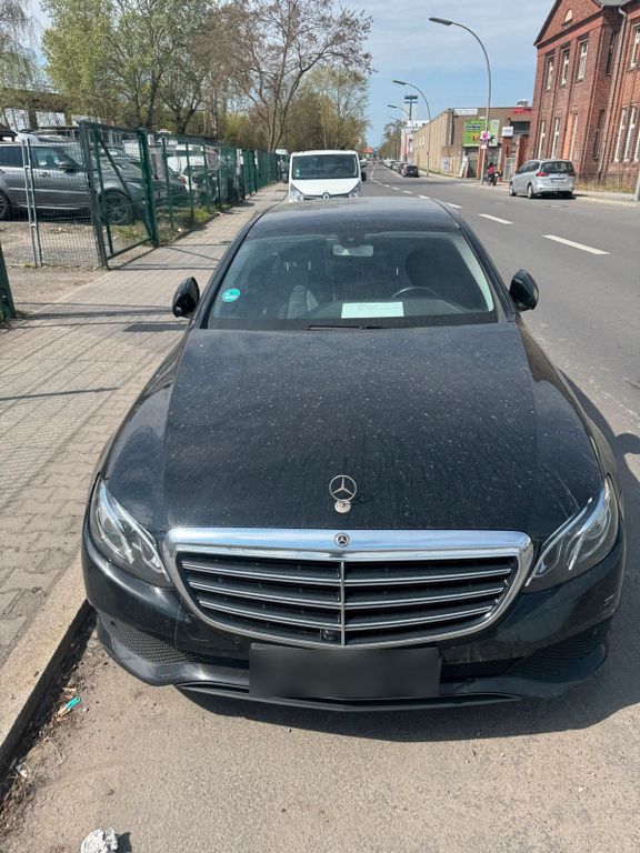 Image of Mercedes-Benz E 200