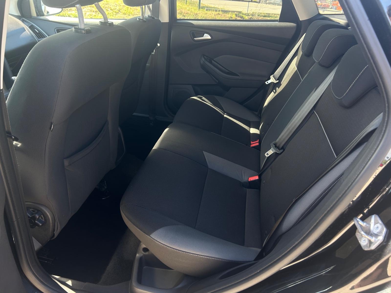 Ford Focus 2013 — photo 12