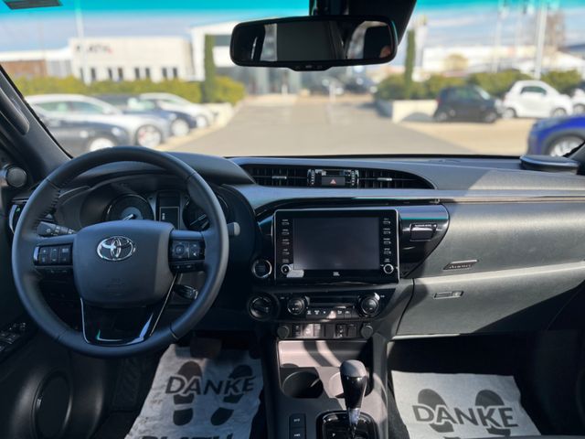 Toyota Hilux Double Cab Invincible 4×4 JBL Grau Automatik SOFORT
