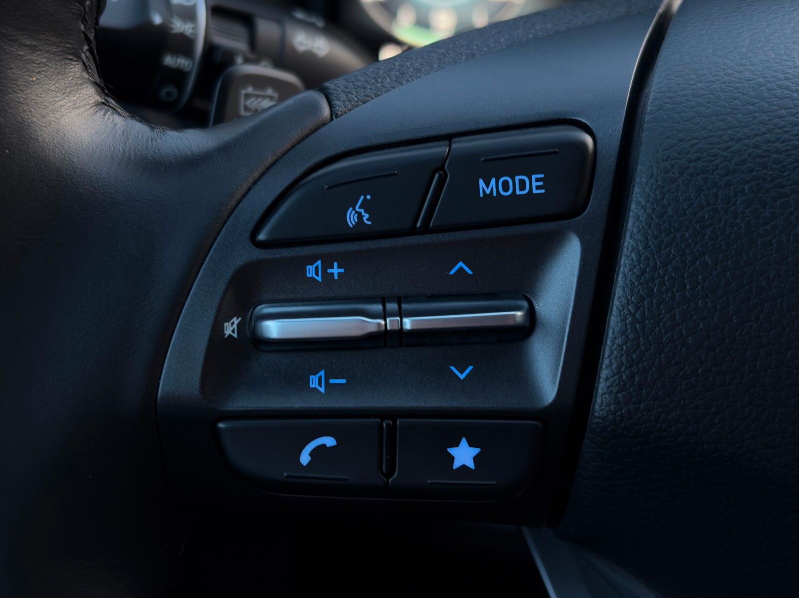 Fahrzeugabbildung Hyundai Kona Edition 30+ Elektro 2WD CarPlay LKA PDC LFA