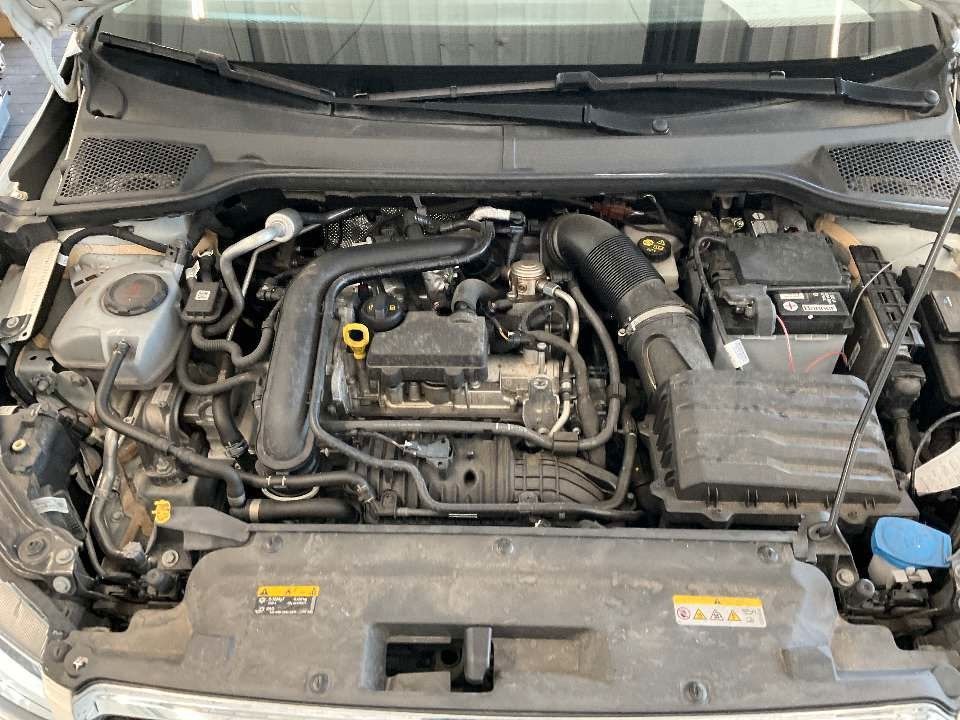 Fahrzeugabbildung SEAT Arona Style TSI DSG AHK SITZHEIZUNG ALU 1.HAND
