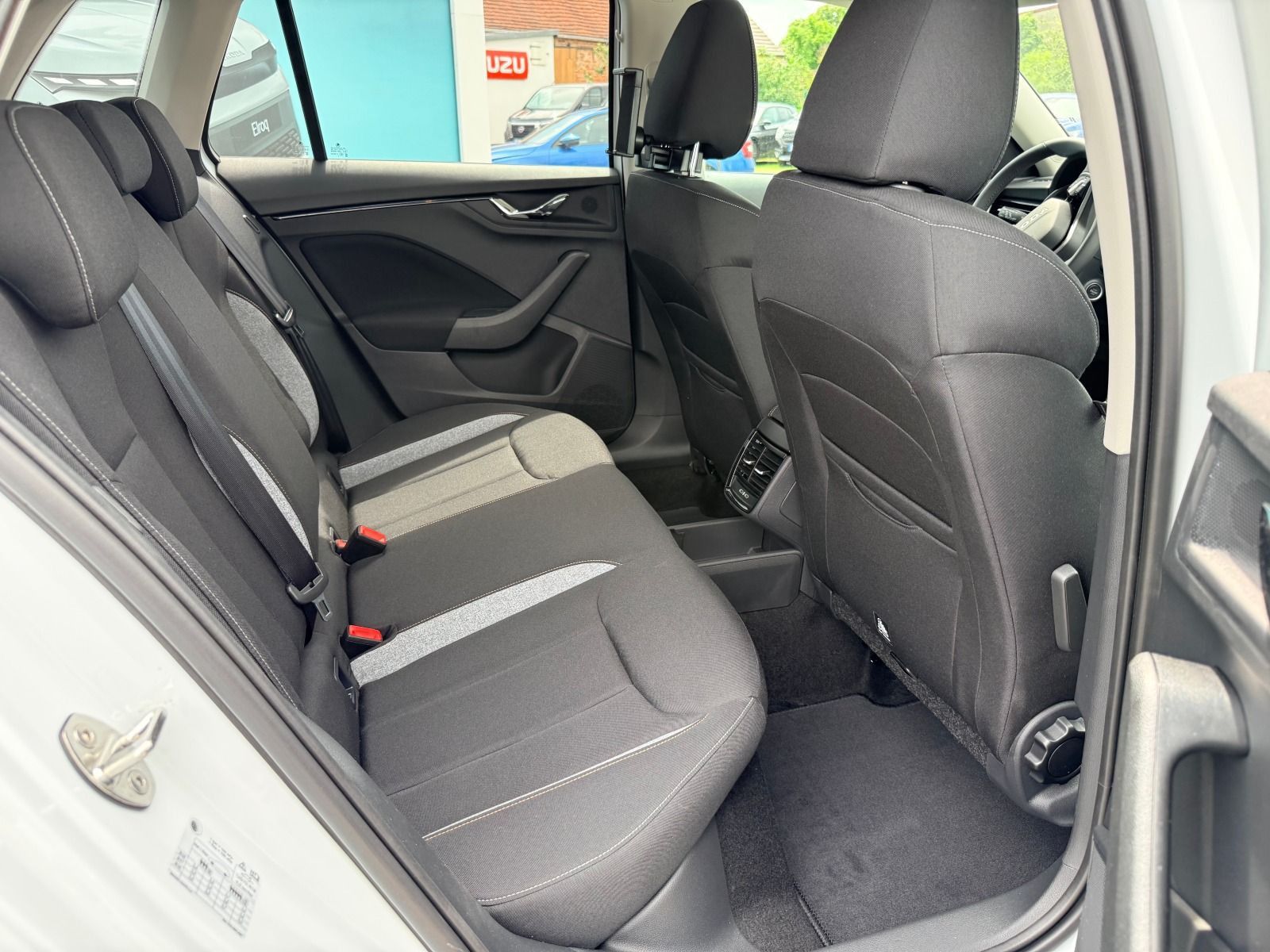 Fahrzeugabbildung SKODA Kamiq 1115PS DSG*BehFro*RFK*AHK*eHeck*Matrix