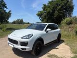 Porsche Cayenne S 2014 facelift weiß gebra... - Porsche Cayenne: Facelift