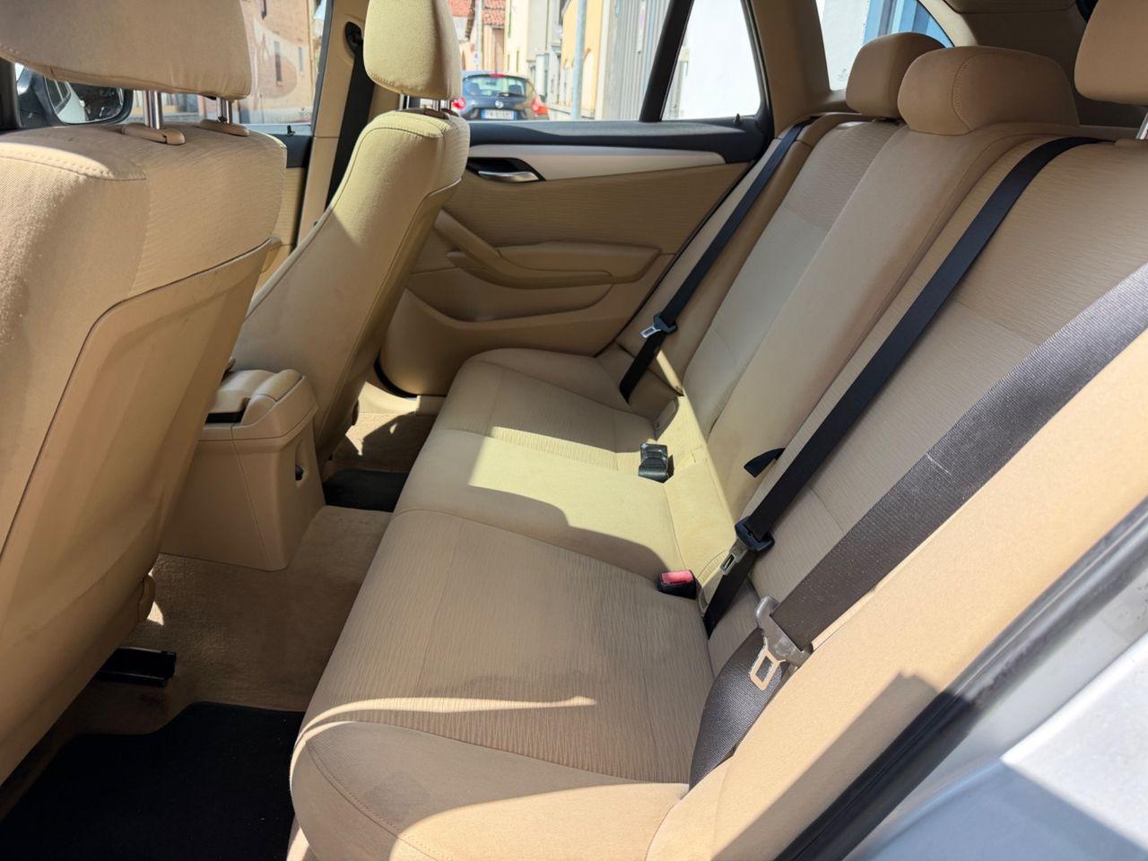 BMW X1 2010 — photo 11