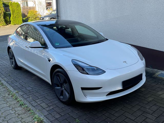 Tesla Model 3 Hinterradantrieb RWD + AHK