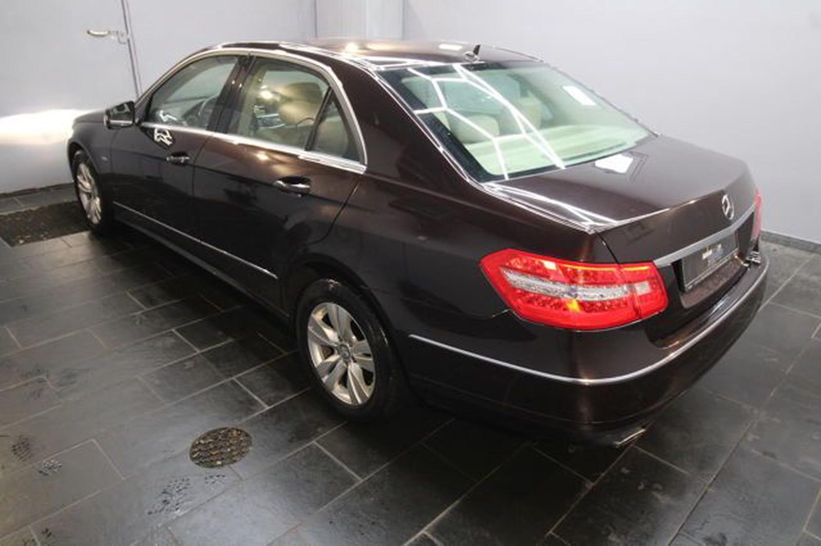 Mercedes-Benz E 350 CGI BE 7G SCHIEBEDACH|ILS BI-XENON|LEDER