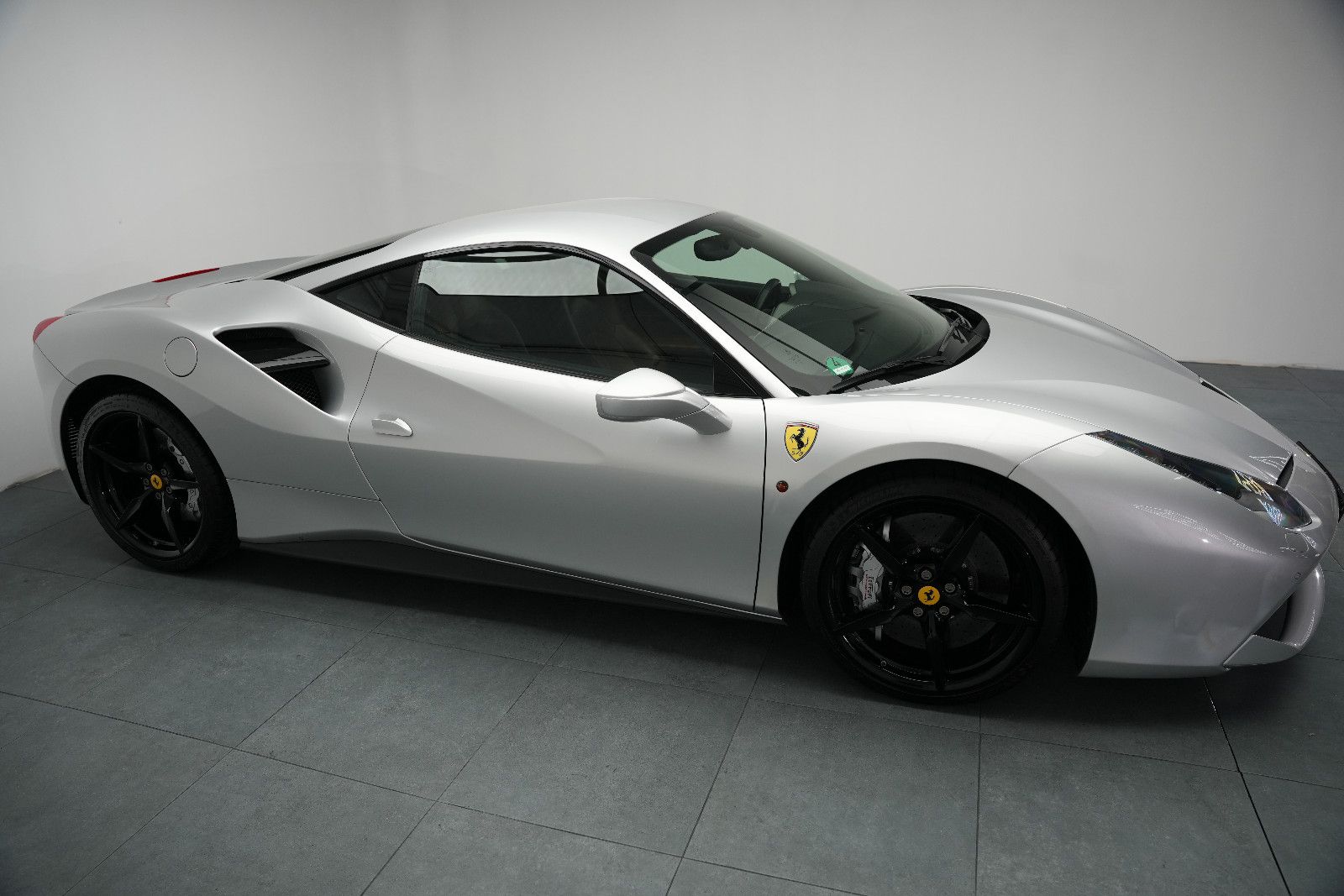 Fahrzeugabbildung Ferrari 488 GTB GTB Coupé DCT/SCUDERIA/KAMERA/