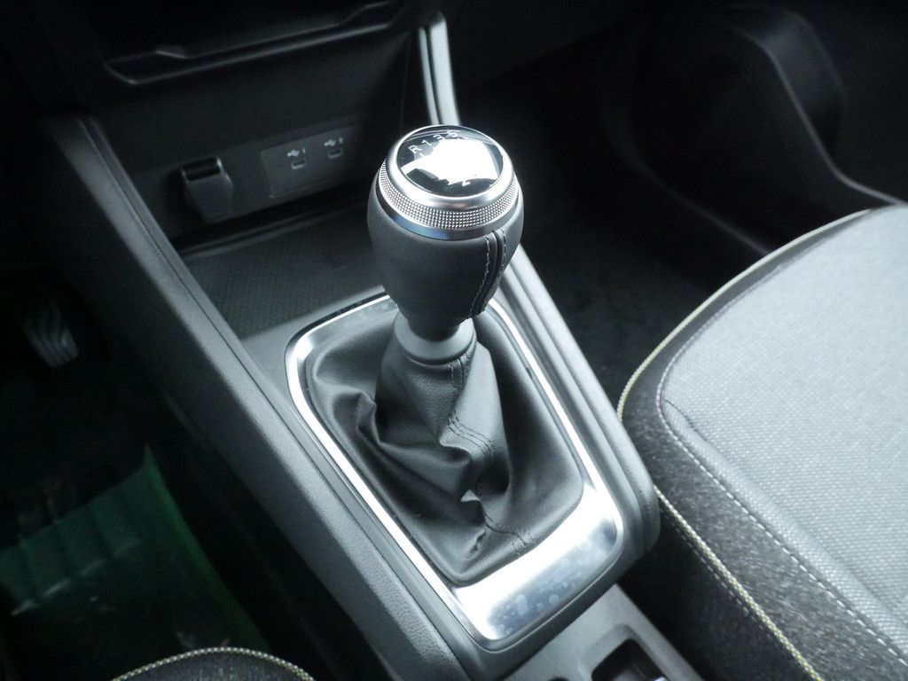 Fahrzeugabbildung Renault Captur Techno TCe 90