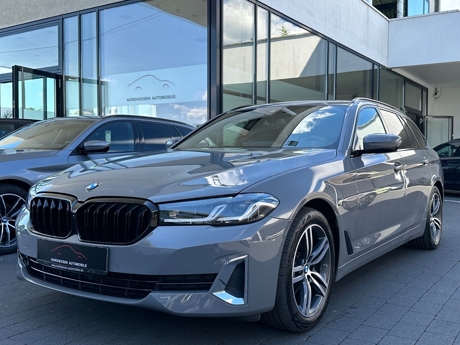 BMW 520 d xDrive Touring Luxury Line | Komfortsitze