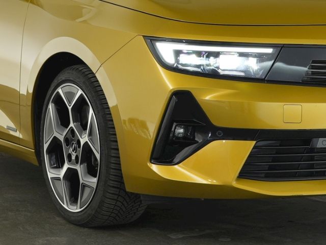 Astra L LIM PHEV ULTIMATE PAKET AT+AHK+NAVI+360
